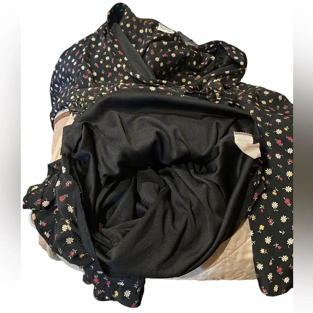 Brigitte Bailey long sleeve black floral romper size large - Picture 6 of 7